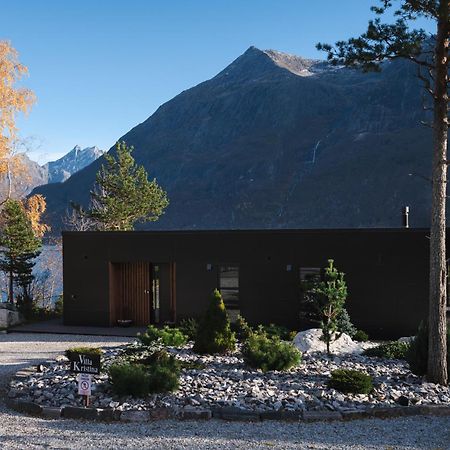 Villa Kristina / Andalsnes Torvik Экстерьер фото