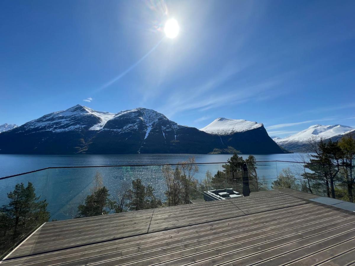 Villa Kristina / Andalsnes Torvik Экстерьер фото