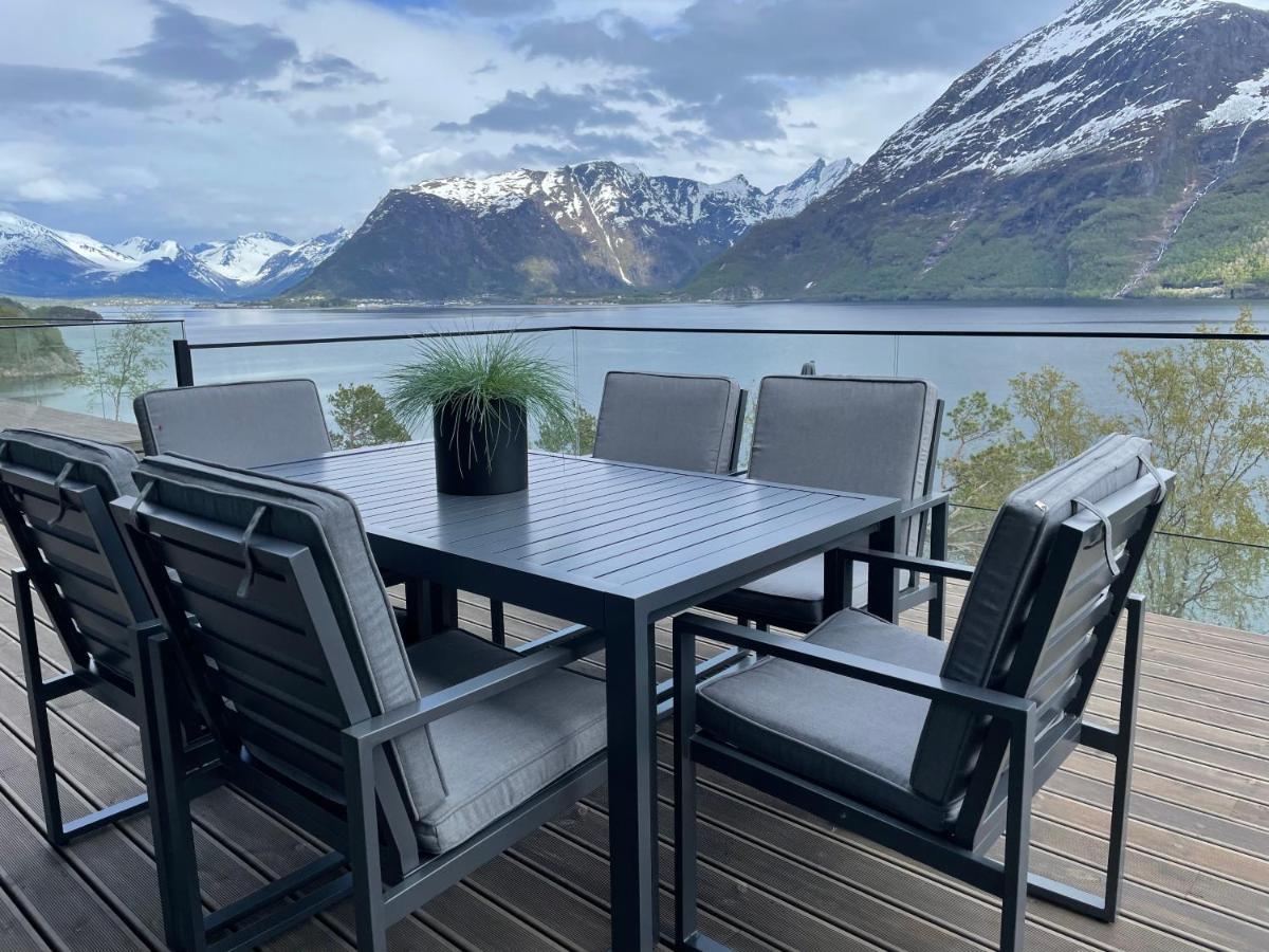 Villa Kristina / Andalsnes Torvik Экстерьер фото