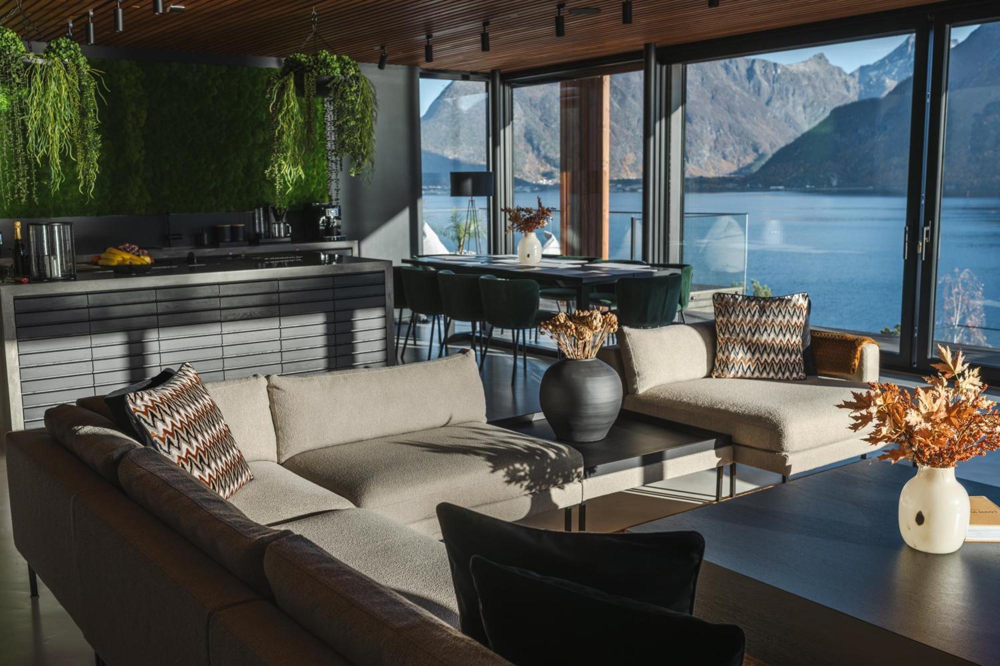 Villa Kristina / Andalsnes Torvik Экстерьер фото